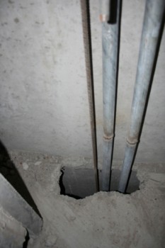 Трубы в ванной и туалете