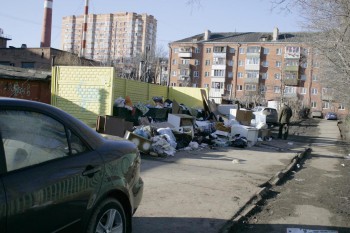 у 19 школы мусорная свалка.jpg