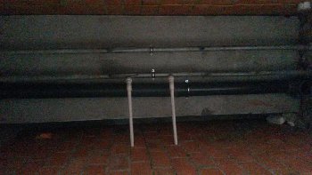 Трубы в санузле.