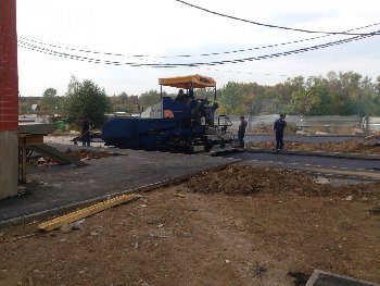 Ара асфальт укладывают