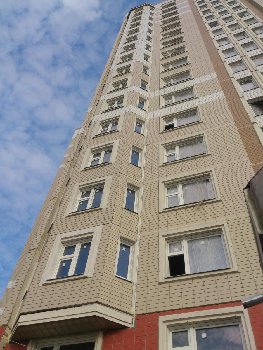 Швы на эркерах квартир 86 кв.м. второго подъезда по всей высоте не замазаны мастикой. Странно, что опять не доделали. Третий подход придется делать.