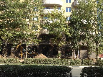 Забора со стороны Народной уже нет.