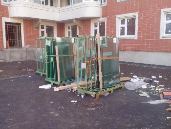 Завезено стекло