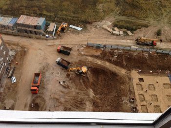 Такой фотки ни у кого не будет - нижня секция моего панорамного окна разбита, вид именно в нее)