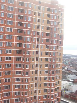 не особо усердствуют с остеклением