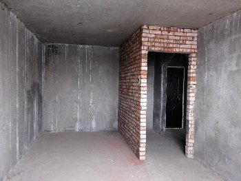 бесполезная кирпичная перегородка