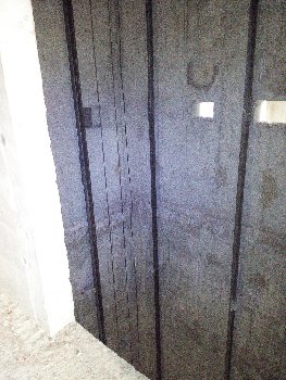 В лифтовых шахтах появились части лифтов