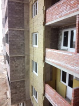 Утеплитель крепят.