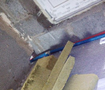 трубы по полу