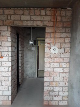 щитки в квартирах стоят и противопожарка тоже стоит на потолке ее не видно на фото