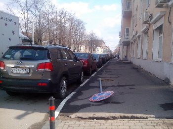 Февральская ул. Справа почта