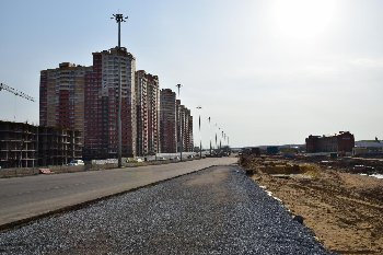 С права до ул.Циолковского места полно под паркинг...