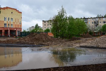 16.05.2015 Заезд к садику и парковка для родителей...