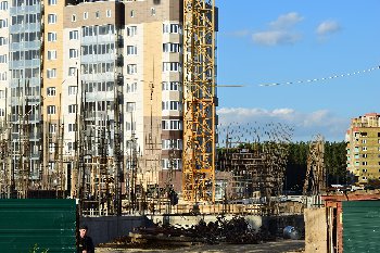 Дом №17. Отлили технический этаж. Армируют к заливке первый.06.06.2015