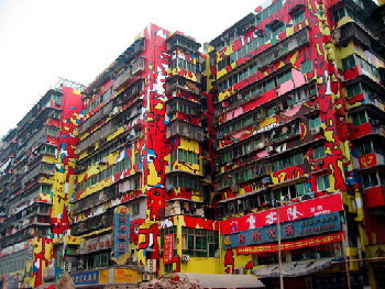 Каждый захотел покрасить балкон в любимый ему цвет, не делайте из &quot;свечки&quot; такое &quot;чудо&quot;