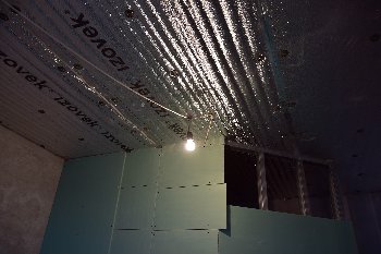 06.08.2015. Двушка,сделали черновую звукоизоляцию...