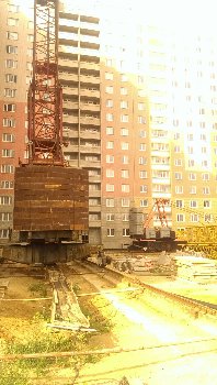 Тот что в центре стоял