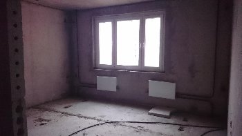 И кстати кладбище из окон НЕ ВИДНО