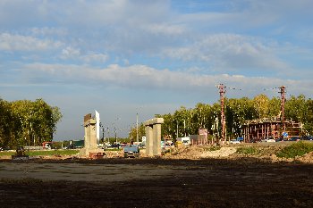 21.09.2015. Опоры эстакады с ул. Орджоникидзе.