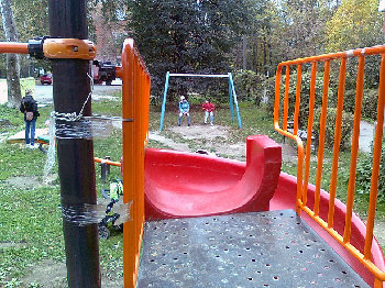 ЭТА ГОРКА СКРЕПЛЕНА СКОТЧЕМ -