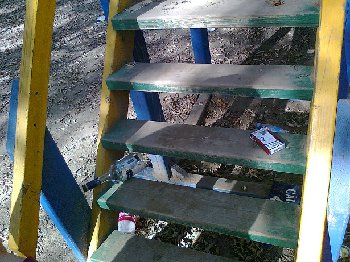 бутыль водки на горке