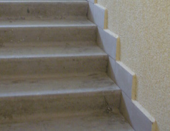 плитка есть на лестнице.jpg