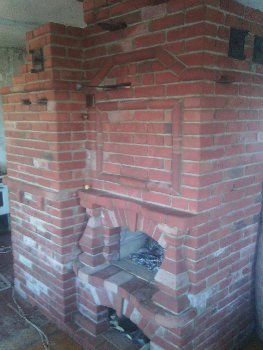 оформление камина элементами ручной работы