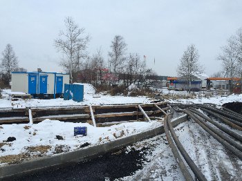 Сплава от въезда в жк будет наверно ещё один ограждающий элемент, там сейчас опалубка уже есть и армирование