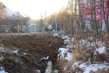 Закапывают трубы