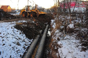 Закапывают трубы