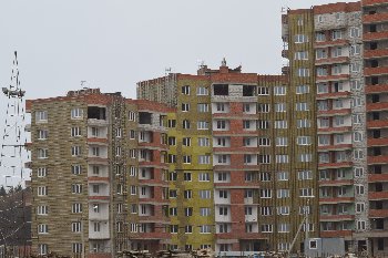 27.12.15. Дом№2. На фасаде секций 4 и 3 установили утеплитель и металлокаркас под навеску керамогранита.