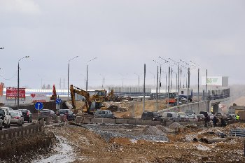 20.03.2016 Делают заезд-выезд на эстакаду.