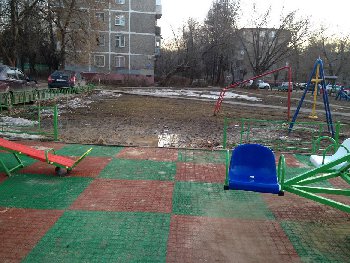 ЕДИНСТВЕННЫЙ ВХОД НЕ УДОСУЖИЛИСЬ ДОДЕЛАТЬ