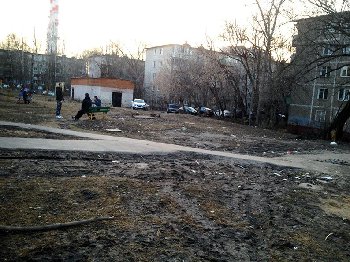 двор среднестатистический.jpg