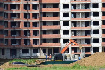 15.06.2016. Дом №12, водоканал шуршит трубами и коллекторами.