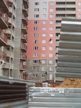 четверо альпинистов! что-то уж долго очень работают на этой стороне(