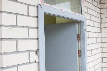 среднестатестическая дверь.jpg