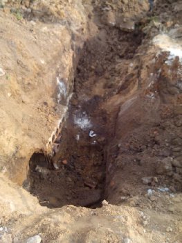 во что врезались я так и не понял но трубы закопаны.