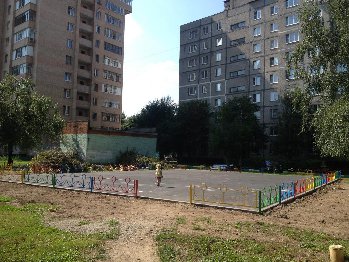 - вот как теперь стало: нет деревьев, нет тенёчка.