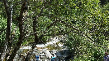 Погода в горах быстро меняется, и на обратном пути пошёл дождь