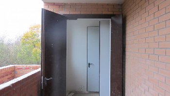 7. Проход через общий балкон