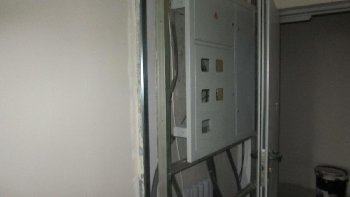 11. Общий щиток напротив лифтов (счетчиков ещё нет)