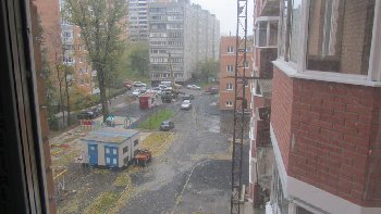 29. Вид во внутренний двор из комнаты