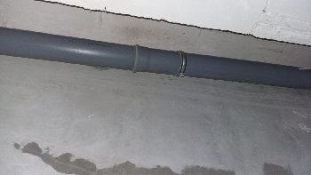 сделали только канализацию.. а проложить требы воды)че парится и личные расходы)пусть из ванной тянут