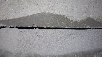 трещины и дыры в стенах