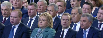"Посетители популярного тренинга "Сделай скорбное лицо"