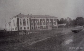 Реальная мужская гимназия (ныне Лицей ? 1) в первый год после открытия в 1912 г