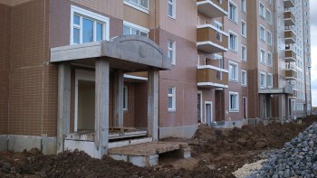 Подъезд первой секции