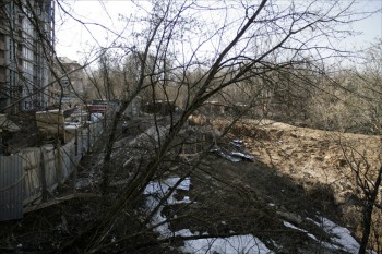 застройщик Ривьеры  устроил в лесу строительную помойку!