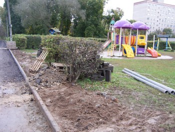 новые игрушки детской площадки на сквере 200 летия Подольска